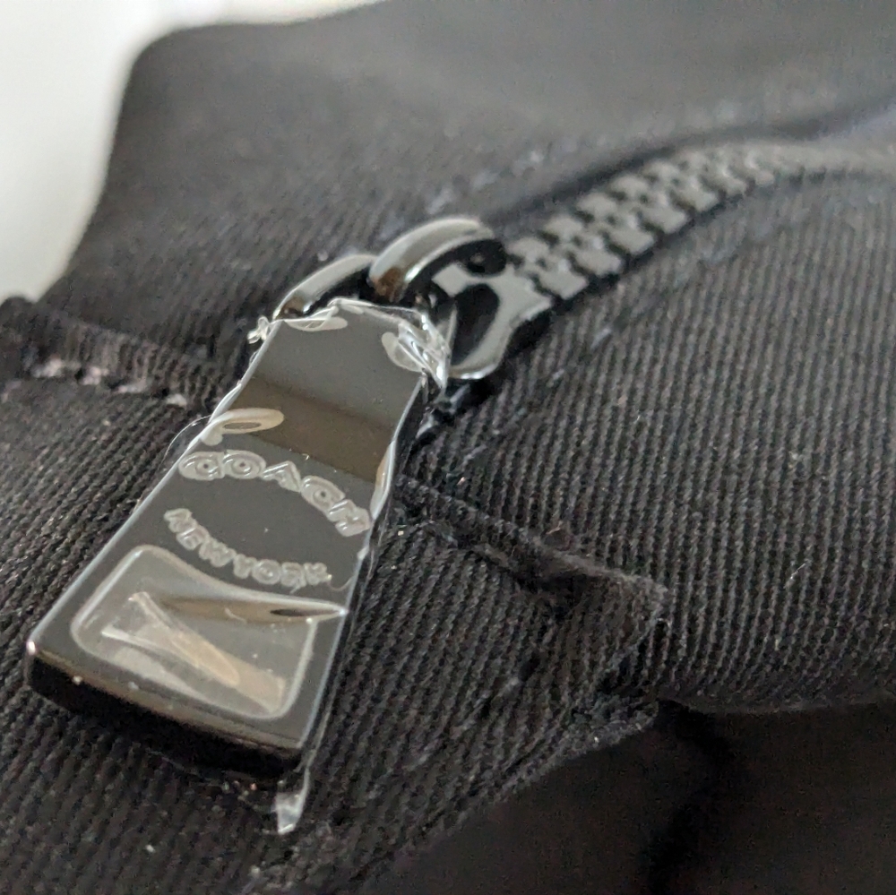 Coach - Picture 5 of 11